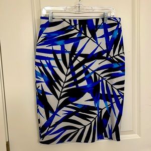 Abstract print pencil skirt